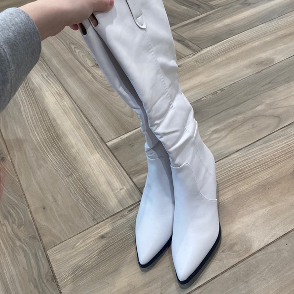 White cowboy boots - Picture 4 of 4